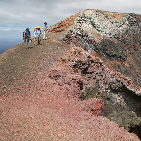 征服内格拉火山